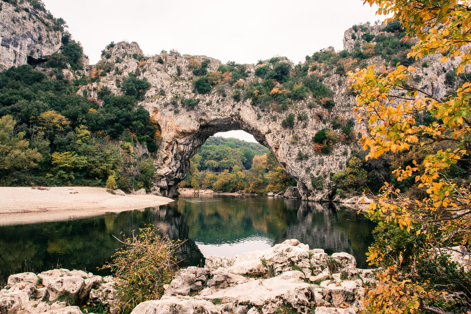 Découvrez le VallonPontd’Arc et ses grottes 650km, le site du voyage et du tourisme