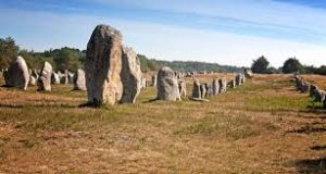 carnac-menhirs